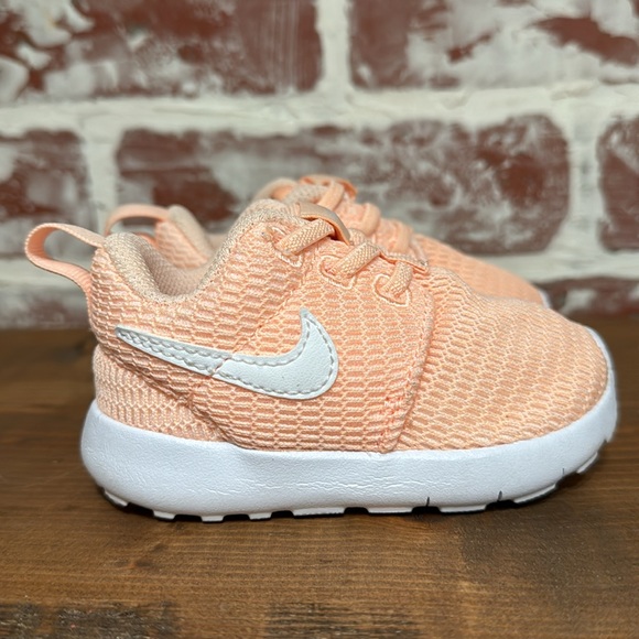 Nike Roshe One Toddler Sz 4C - Picture 3 of 8